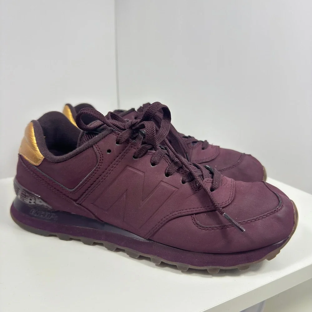 New Balance‎ 574 Molten Maroon Men 8.5 Maroon Gold Sneaker ML574MTC